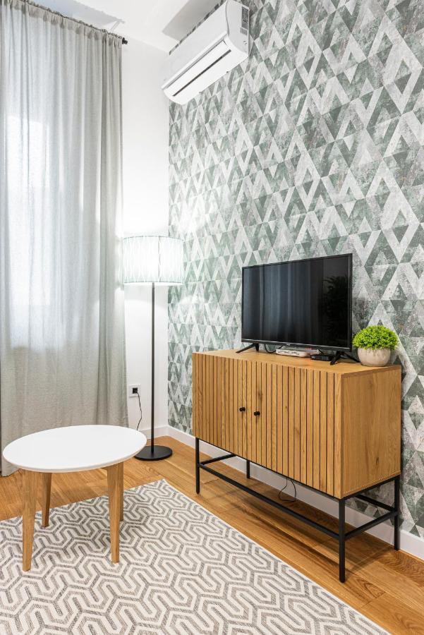 Vertigo One Bedroom Apartment-Free Private Parking Novi Sad Eksteriør bilde