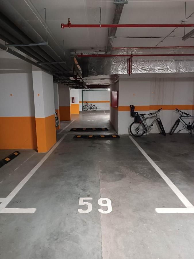 Vertigo One Bedroom Apartment-Free Private Parking Novi Sad Eksteriør bilde